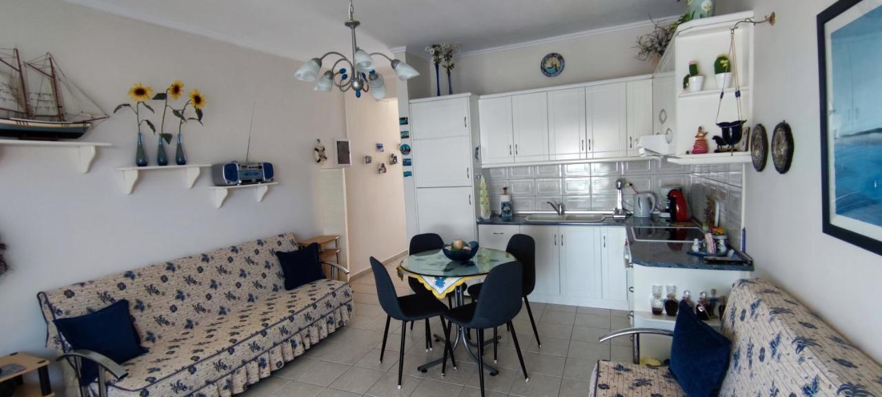 Sunflower Apartment Néa Péramos Esterno foto